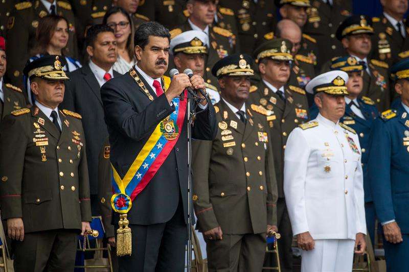 El presidente venezolano, Nicolás Maduro, participa en un acto televisado con militares en el centro de Caracas (Venezuela) por la conmemoración, este sábado 4 de agosto de 2018, de los 81 años de la creación de la Guardia Nacional Bolivariana (GNB). EFE