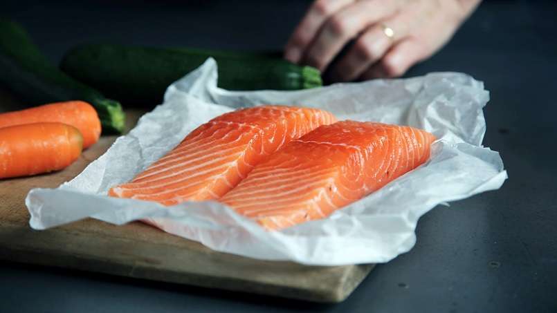 Las grasas omega 3 del salmón son beneficiosas para el cerebro. Foto: EFE
