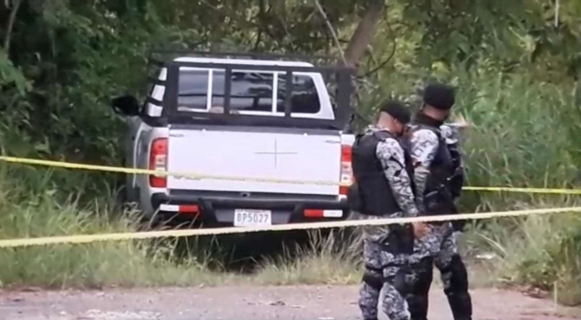 El auto fue abandonado a distancia de un área residencial. 