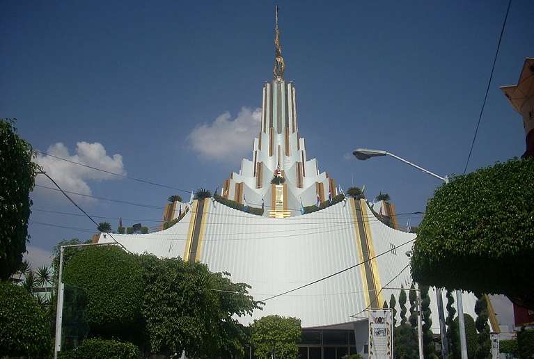 Sede internacional de la Iglesia La Luz del Mundo en Glorieta Central No. 1, Hermosa Provincia, Guadalajara, Jalisco, México. Foto: Wikipedia