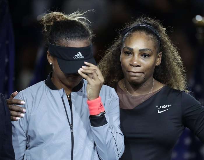 Serena Williams protagonizó un episodio lamentable durante la final contra Naomi Osaka./AP