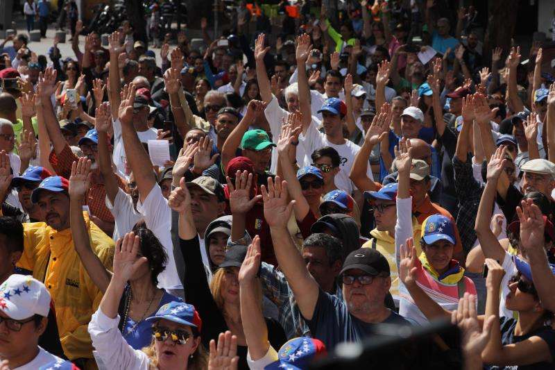 Simpatizantes del presidente de la Asamblea Nacional de Venezuela, Juan Guaidó, se manifestaban este sábado en las calles de Cararas. EFE