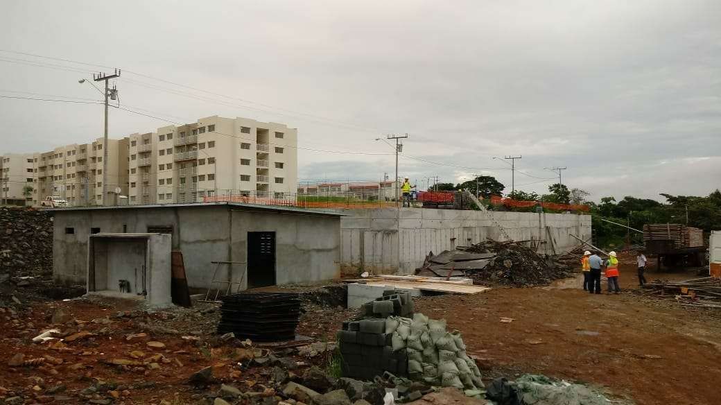 Área de la construcción del tanque séptico