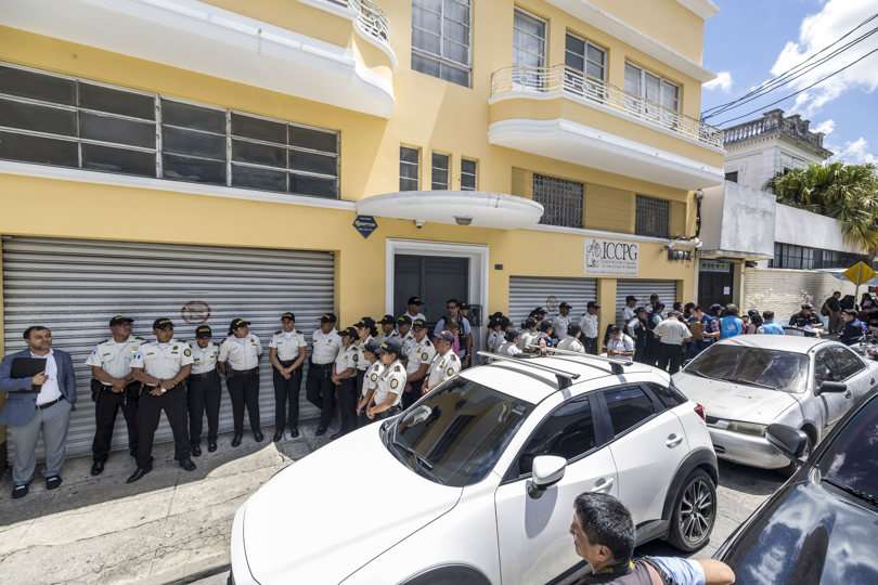  Trabajadores de la Fiscalía de Guatemala allanan la sede del partido Movimiento Semilla. EFE