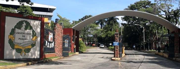 Fachada de la sede de la Universidad de Panamá.