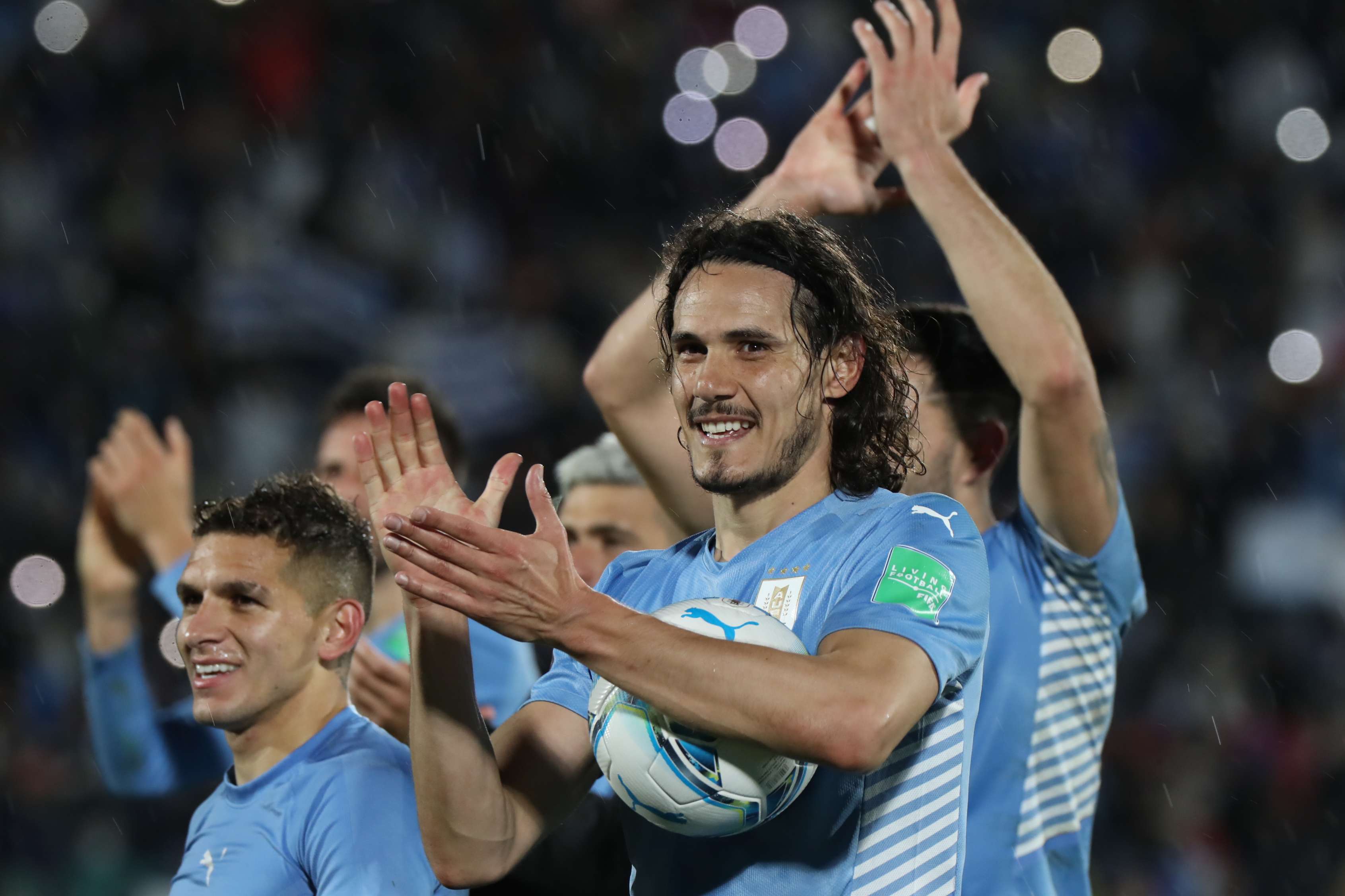  Edinson Cavani de Uruguay celebra el triunfo 1-0 de su equipo. /Foto: EFE