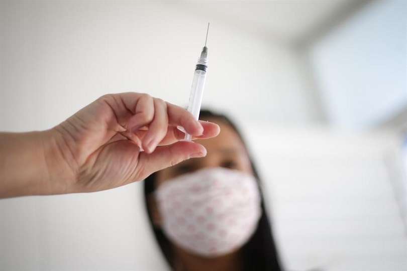 Apenas lleguen las dosis de la vacuna de AstraZeneca se empezarán a generar las citas. Foto: Ilustrativa EFE