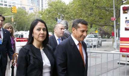 El expresidente de Perú Ollanta Humala (d) y su esposa Nadine Heredia (i). EFE/Archivo