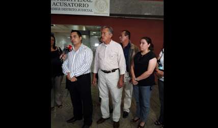 Familiares del alcalde de la Villa de Los Santos, Eudocio &#039;Pany&#039; Pérez.  Foto: @rpc_radio