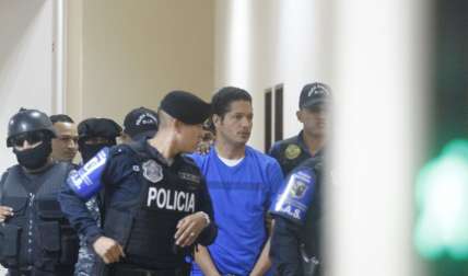 Gilberto Ventura Ceballos llega a la sede del Sistema Penal Acusatorio (SPA) Foto: Edwards Santos 