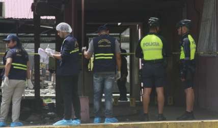 Ministerio Público en la escena del crimen en el sector de Patio Sucio, en El Chorrillo. Ewards Santos