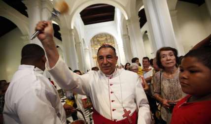 José Domingo Ulloa, participó en la Eucaristía por la Resurrección del Señor, celebrada en la capitalina Catedral Basílica Santa María la Antigua,  Foto: EFE