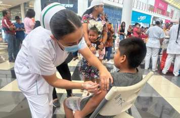 Se insta a la población a vacunarse contra la influenza.