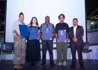 Ganadores del Concurso de Artes Visuales Roberto Lewis 2024. Foto: Cortesía