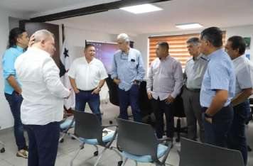 Mandatario José Raúl Mulino durante un recorrido por el Complejo.